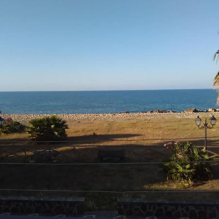 Casa Lungomare Villa Caronia Marina Bagian luar foto
